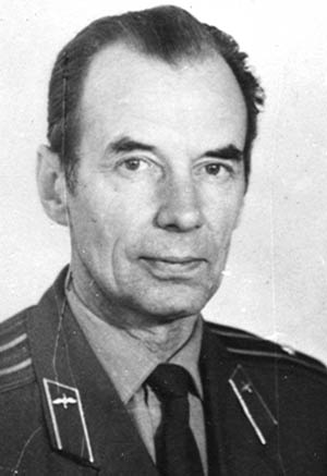 Коноплев Игорь Борисович- военрук